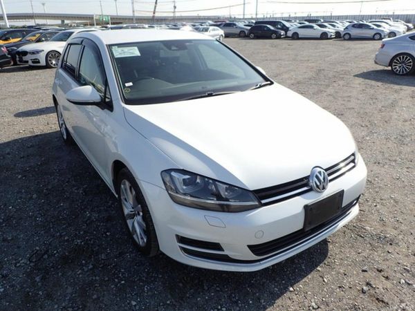 Volkswagen Golf Hatchback, Petrol, 2015, White