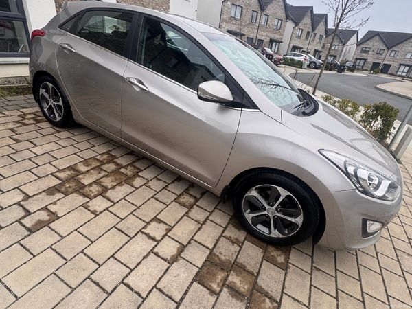 Hyundai i30 Hatchback, Petrol, 2016, White