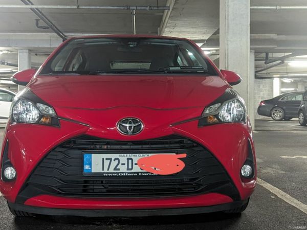 Toyota Yaris Hatchback, Petrol, 2017, Red