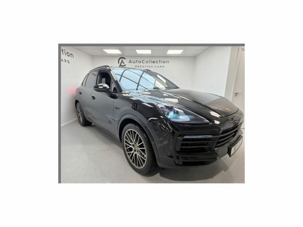 Porsche Cayenne SUV, Petrol Plug-in Hybrid, 2023, Black