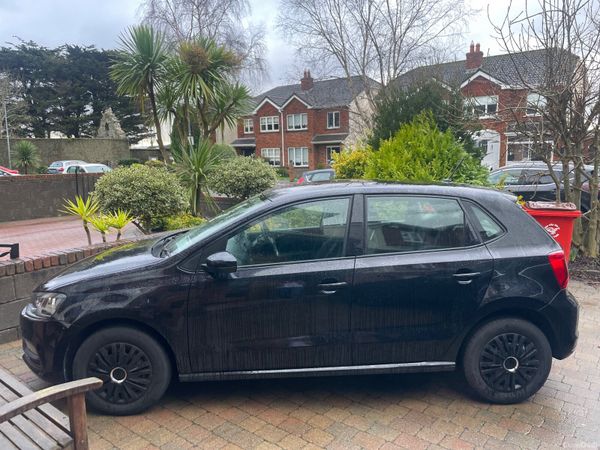 Volkswagen Polo Hatchback, Petrol, 2014, Black