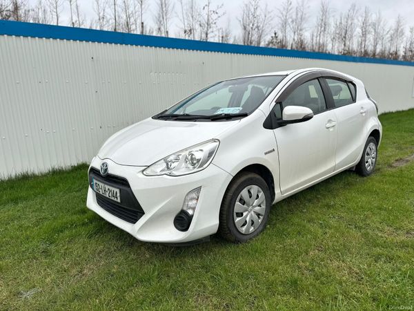 Toyota Aqua Hatchback, Petrol Hybrid, 2015, White