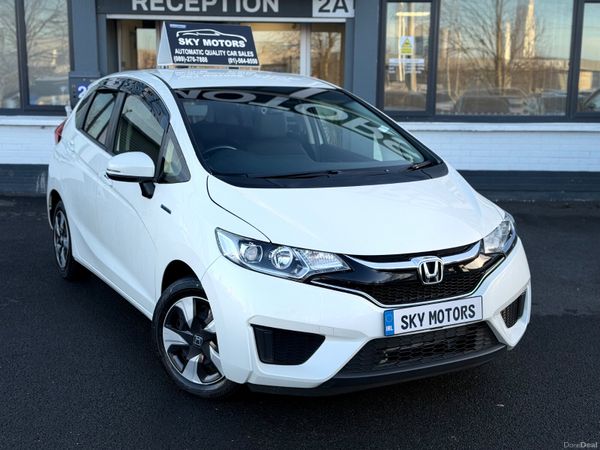 Honda Fit Hatchback, Petrol Hybrid, 2016, White