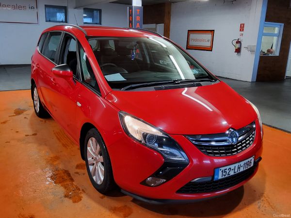 Vauxhall Zafira MPV, Diesel, 2015, Red