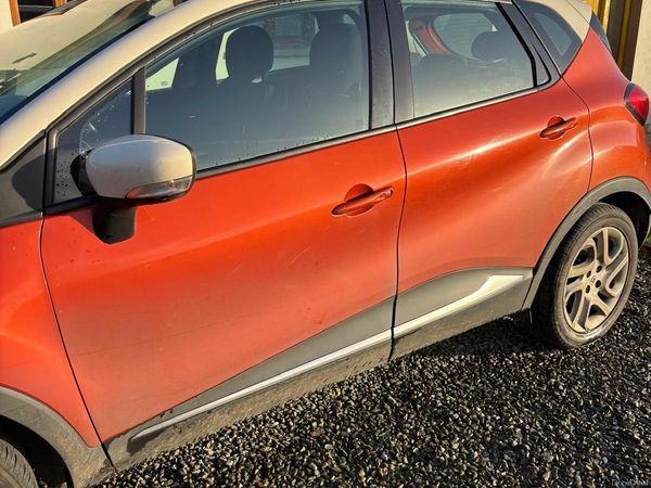 Renault Captur Hatchback, Diesel, 2014, Orange