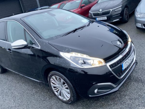 Peugeot 208 Hatchback, Petrol, 2017, Black