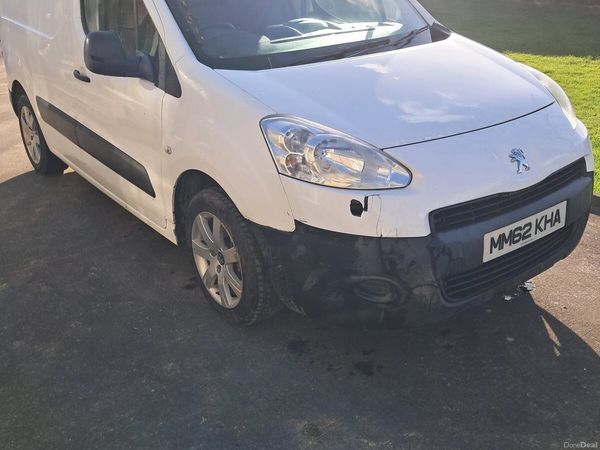 Peugeot Partner MPV, Diesel, 2013, White