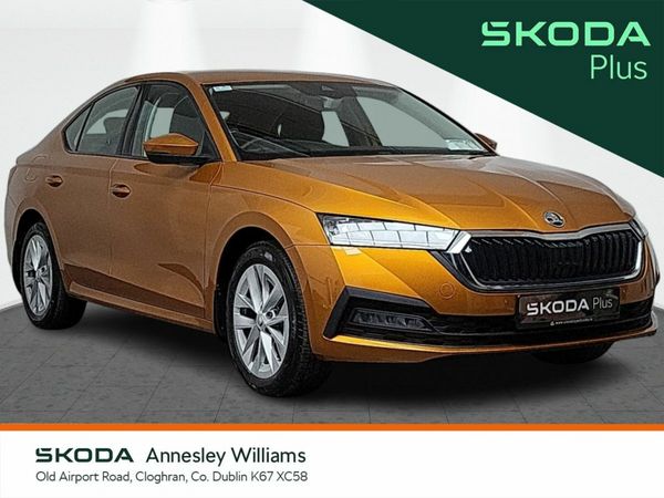 Skoda Octavia Saloon, Diesel, 2024, Orange