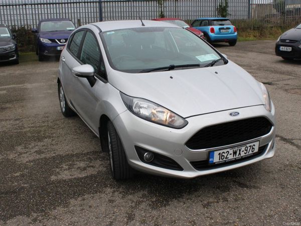 Ford Fiesta Hatchback, Petrol, 2016, Silver