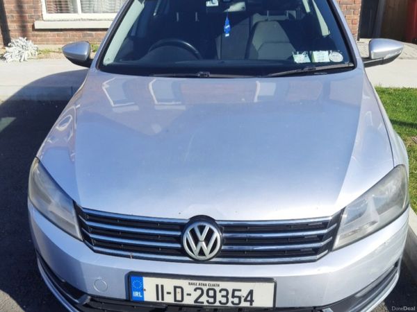 Volkswagen Passat Saloon, Diesel, 2011, Silver