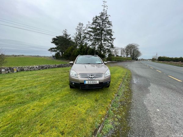 Nissan Qashqai+2 Hatchback, Diesel, 2010, Brown