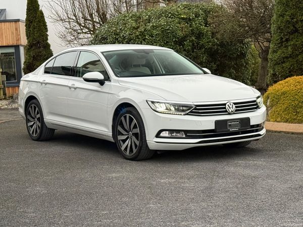 Volkswagen Passat Saloon, Diesel, 2018, White