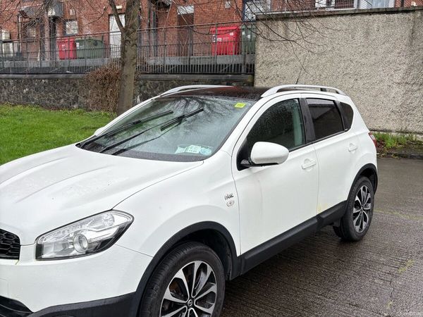 Nissan Qashqai Hatchback, Diesel, 2011, White