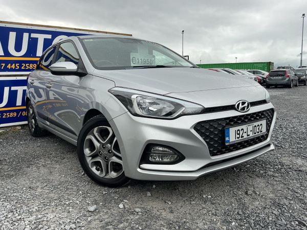 Hyundai i20 Hatchback, Petrol, 2019, Grey