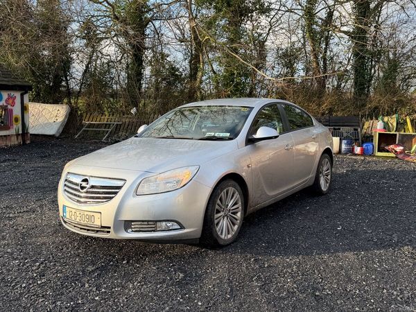 Opel Insignia Saloon, Petrol, 2012, Silver