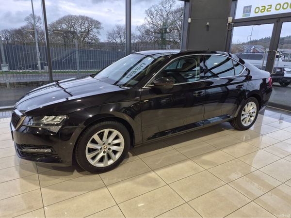 Skoda Superb Hatchback, Diesel, 2022, Black