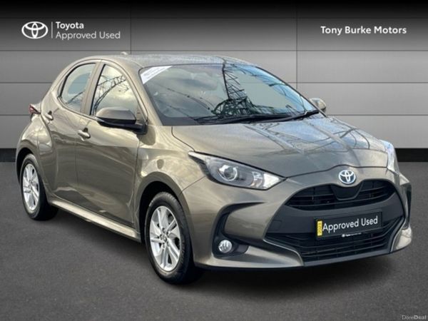 Toyota Yaris Hatchback, Petrol Hybrid, 2023, Brown