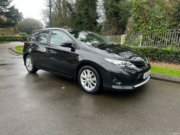 Toyota Auris MPV, Petrol, 2013, Black