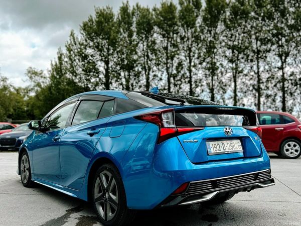 Toyota Prius Hatchback, Petrol Hybrid, 2019, Blue