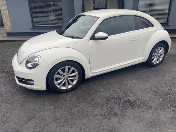 Volkswagen Beetle Hatchback, Petrol, 2013, White