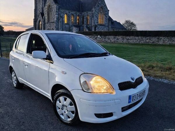 Volkswagen Polo Hatchback, Petrol, 2007, Red