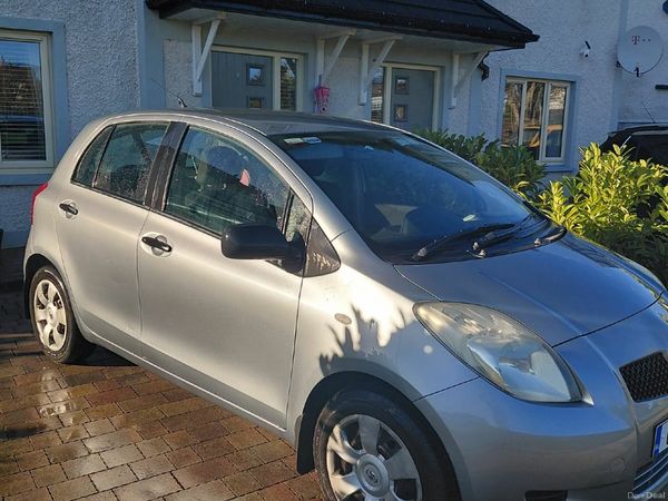 Toyota Yaris Hatchback, Petrol, 2006, Silver