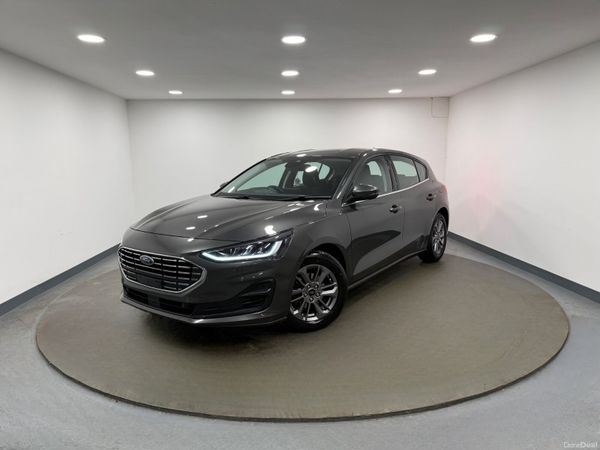Ford Focus Hatchback, Diesel, 2023, Grey