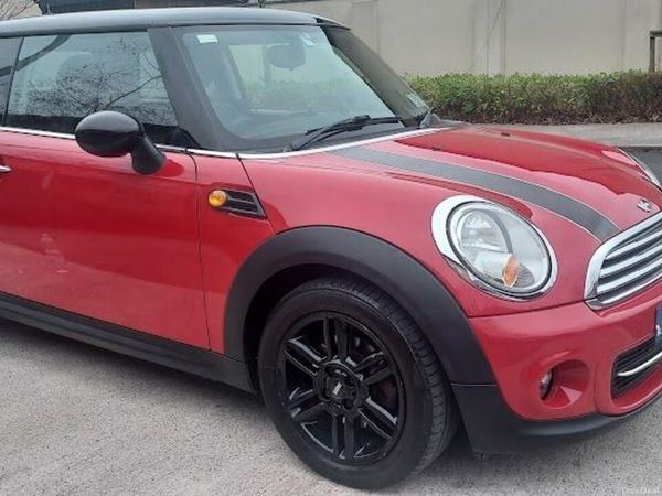 Mini Cooper Hatchback, Petrol, 2013, Red