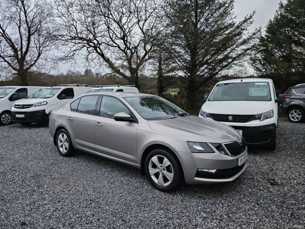 Skoda Octavia Saloon, Petrol, 2019, Grey