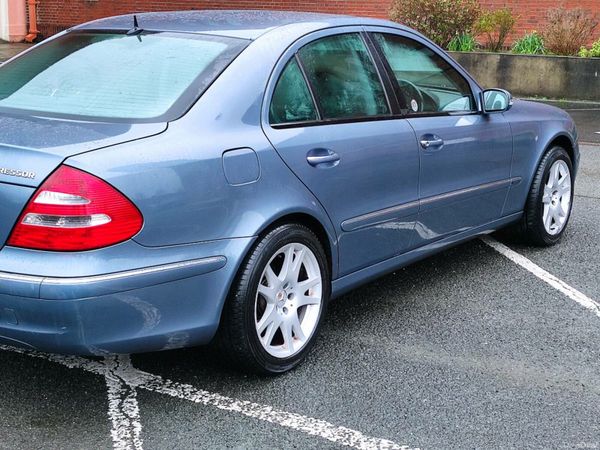 Mercedes-Benz E-Class Saloon, Petrol, 2003, Blue