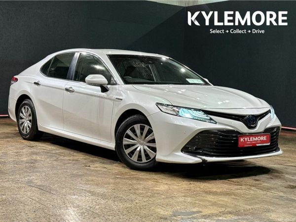 Toyota Camry Saloon, Petrol Hybrid, 2020, White