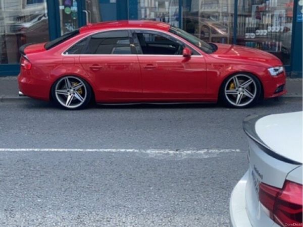 Audi A4 Saloon, Diesel, 2014, Red
