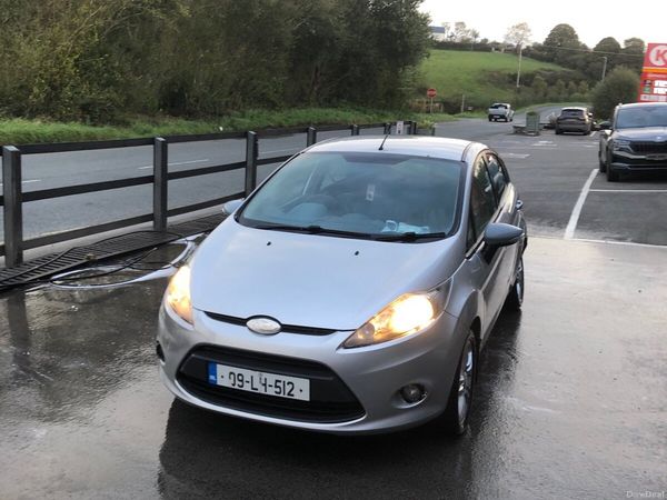 Ford Fiesta Hatchback, Diesel, 2009, Silver