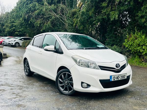 Toyota Yaris Hatchback, Petrol, 2012, White