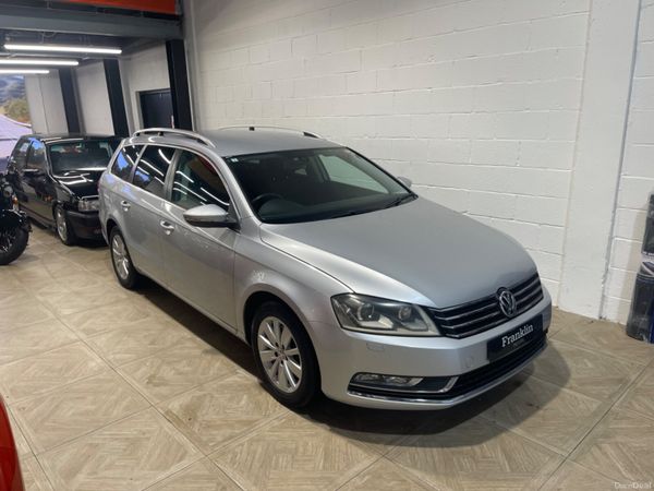 Volkswagen Passat Estate, Petrol, 2011, Silver