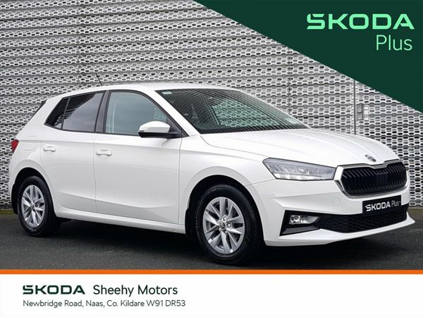 Skoda Fabia Hatchback, Petrol, 2023, White