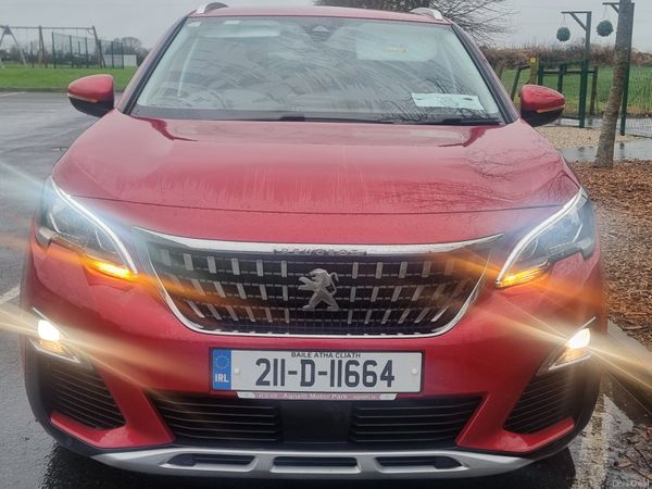 Peugeot 3008 MPV, Petrol, 2021, Red