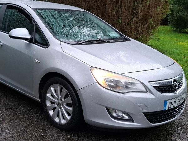 Opel Astra MPV, Diesel, 2012, Silver