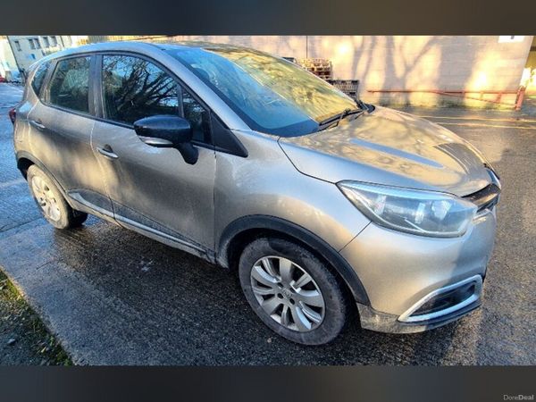 Renault Captur Hatchback, Diesel, 2015, Gold