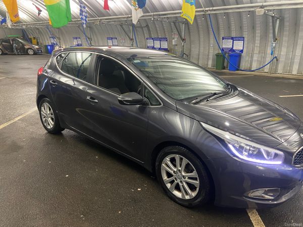 Kia Ceed Hatchback, Diesel, 2014, Silver