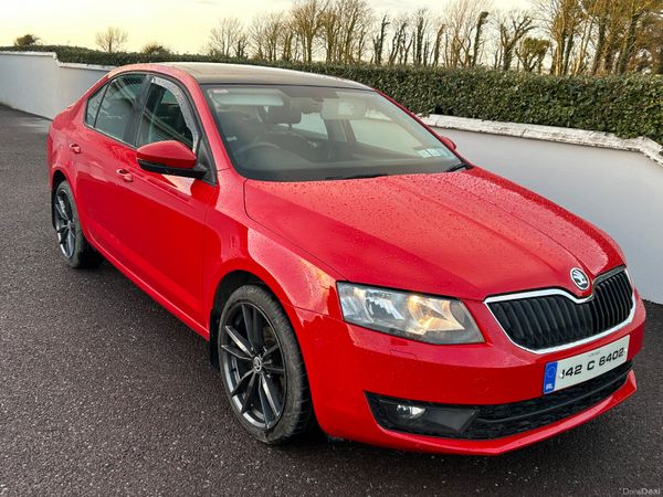 Skoda Octavia Hatchback, Diesel, 2014, Red