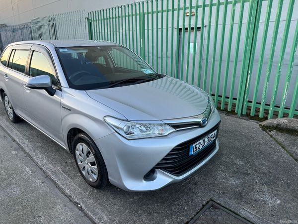 Toyota Corolla Estate, Petrol Hybrid, 2015, Silver