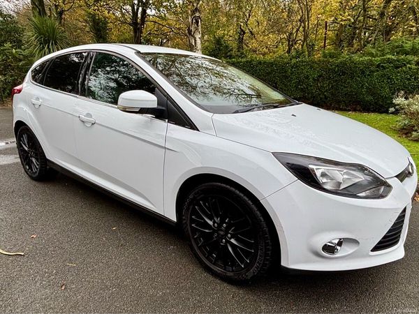Ford Focus Hatchback, Petrol, 2012, White