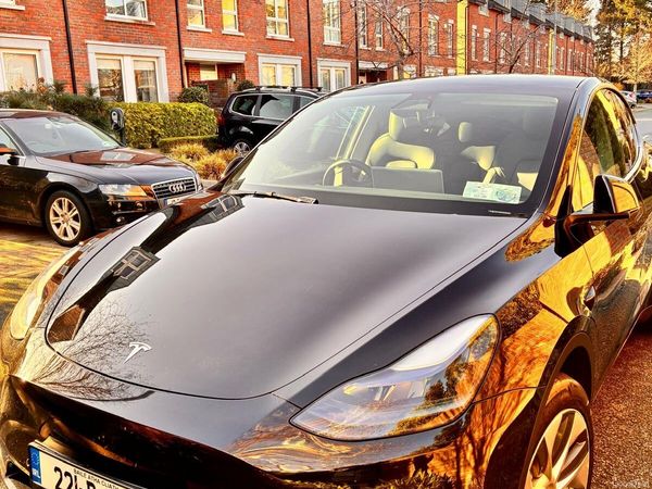 Tesla Model Y MPV, Electric, 2022, Black