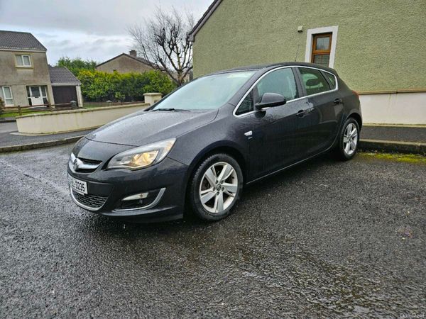 Vauxhall Astra Hatchback, Diesel, 2013, Black