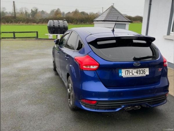 Ford Focus Hatchback, Diesel, 2017, Blue