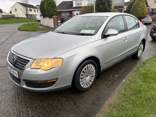 Volkswagen Passat Saloon, Petrol, 2005, Silver