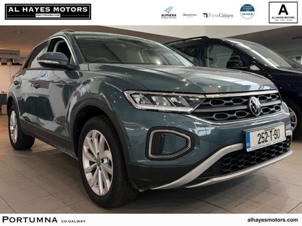 Volkswagen T-Roc SUV, Petrol, 2025, Blue