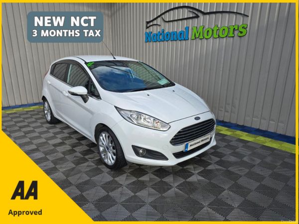 Ford Fiesta Hatchback, Petrol, 2015, White