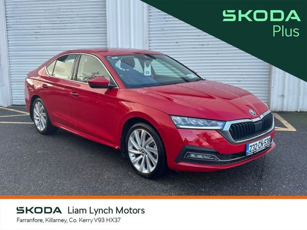 Skoda Octavia Saloon, Diesel, 2023, Red